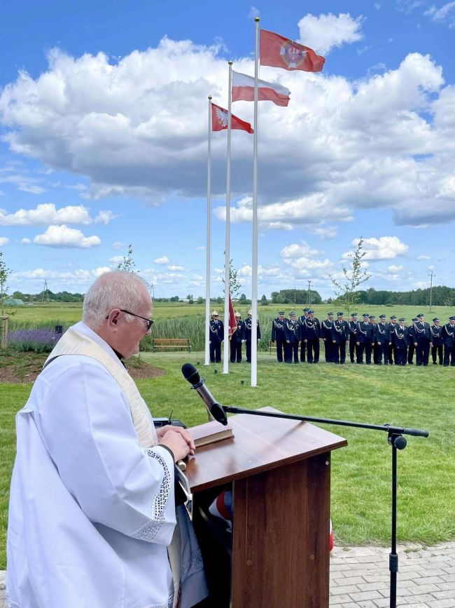 przekazanie samochodu dla OSP Biezu? (16)