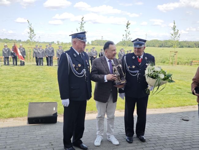 przekazanie samochodu dla OSP Biezu? (23)