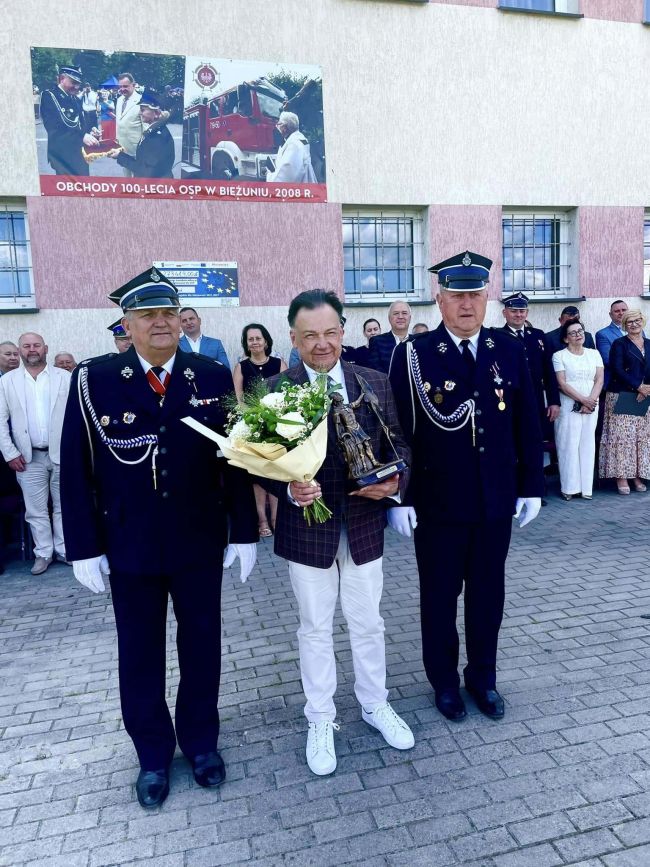 przekazanie samochodu dla OSP Biezu? (8)