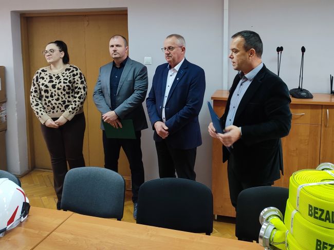 Przekazanie sprzętu dla OSP (3)