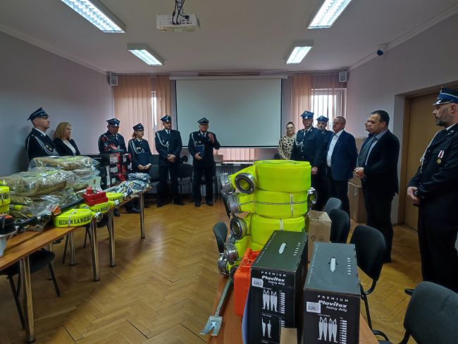 Przekazanie sprzętu dla OSP (13)