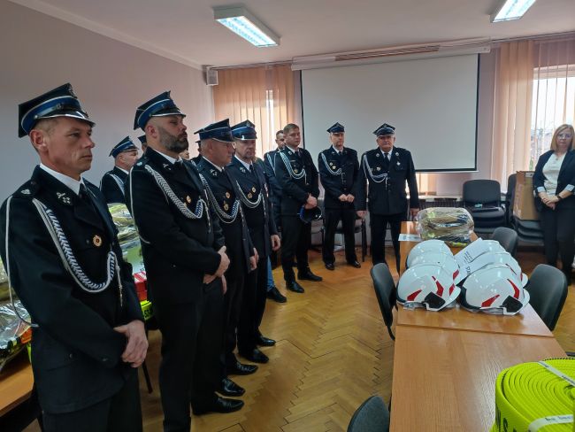 Przekazanie sprzętu dla OSP (2)