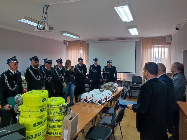 Przekazanie sprzętu dla OSP (5)